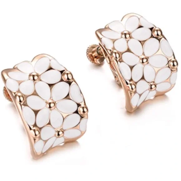 🆕 Daisy Gold and Enamel Clip on Earrings - Picture 4 of 4